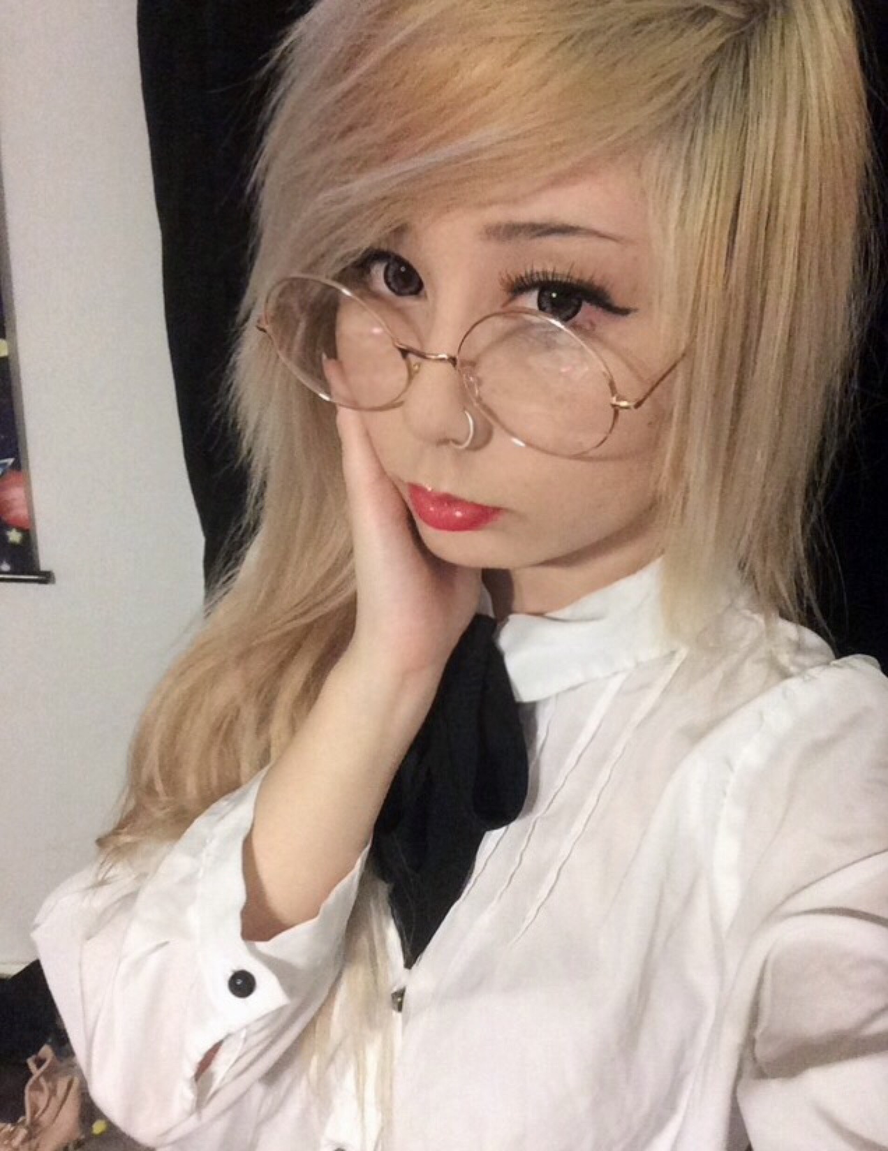 rilakkumaki:  i lub these new glasses!