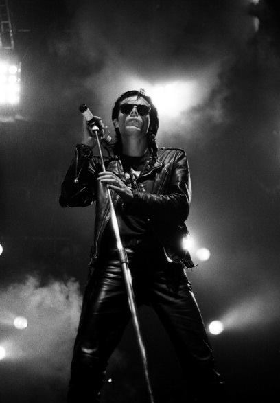 bellatrix01:Andrew Eldritch - The Sisters of Mercygorgeous…