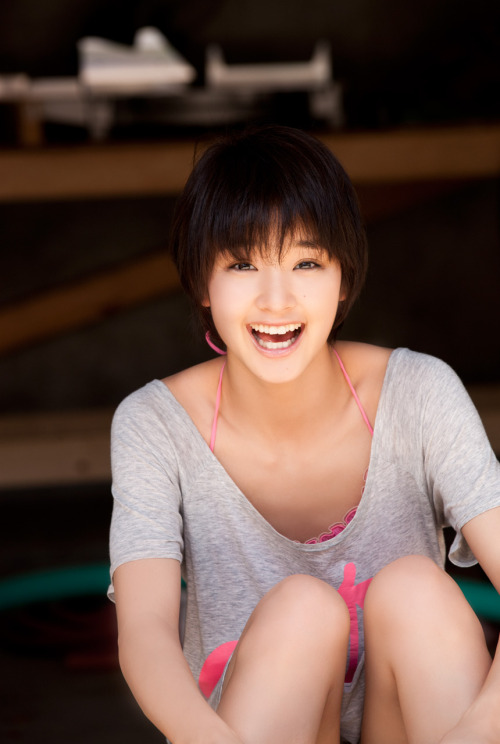 I&rsquo;m not a fan of short haircuts usually but the japanese make it work ;) Ayame Gouriki (剛力彩芽)