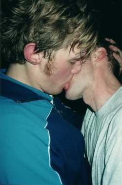 Vyalosts:  Wolfgang Tillmans - Cold Kiss, 2002 
