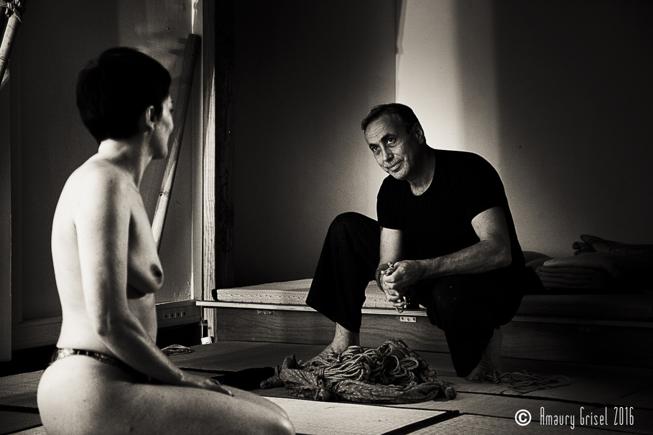 amaury-grisel-shibari:  Avalon &amp; miaoumi performing for the photo-workshop
