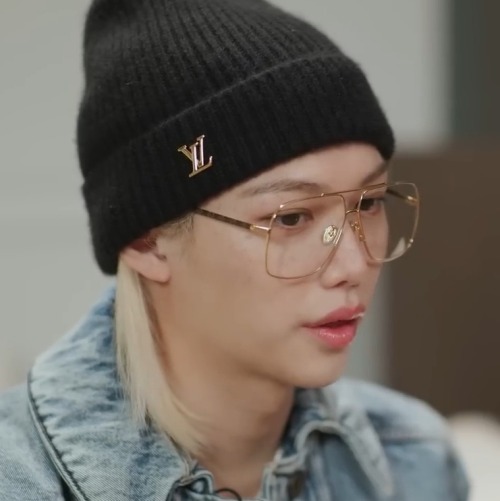 Lee Felix Lose My Breath Intro Icons.