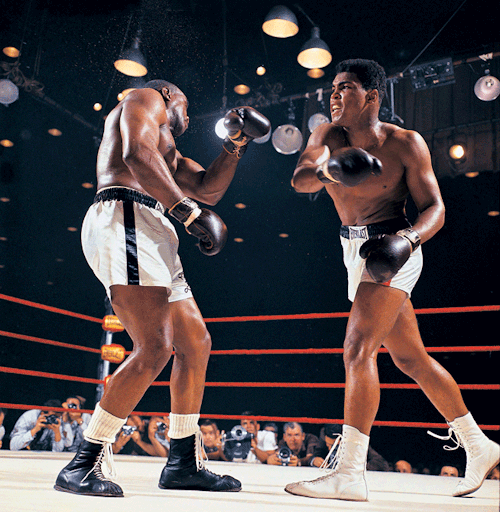 twixnmix:Muhammad Ali (then known as Cassius Clay) vs Sonny Liston for the World Heavyweight boxing 