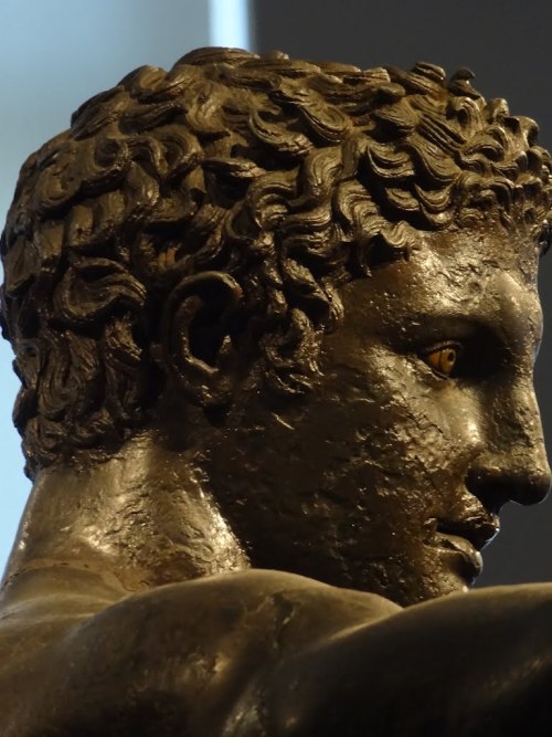 ganymedesrocks:panasfaidon:Museus Athens Efivos Adikithira 4th Century B.C. The Antikythera Ephebe, 