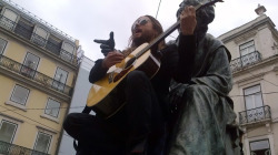 fuck-yeah-jared-leto:  Flash Mob, Lisbon - 28th October 2013  Oh Jared : ))