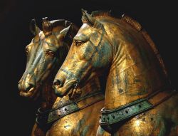 wasbella102:  The horses of St. Mark. Bronze.