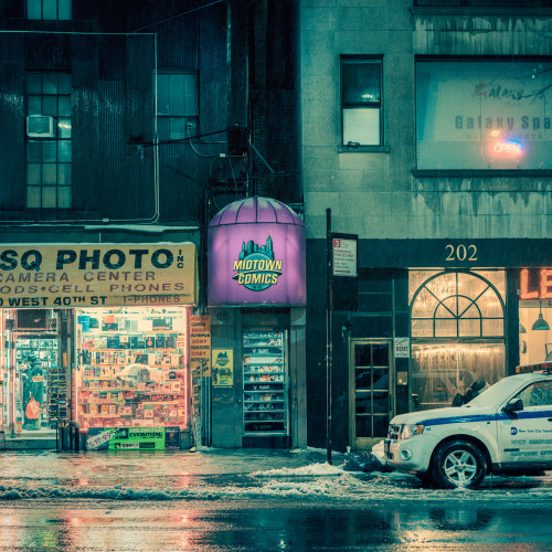 escapekit:Light On Beautiful work by Brooklyn photographer Franck Bohbot. Franck presents a nocturna