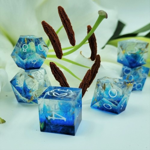 real dandelion puffs in this set - Breath of Summer https://www.devilsroostdice.com/ #dnd #dice