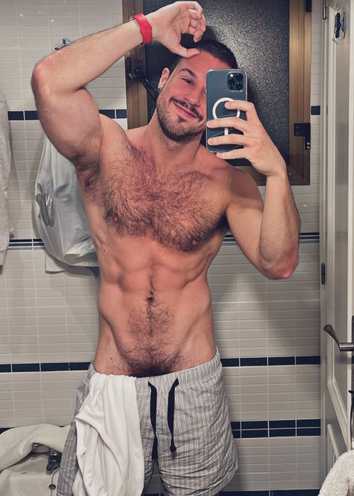 adamandstevewerehot: Hey, Bro. My girl left for the week. Something about driving up to North Caroli