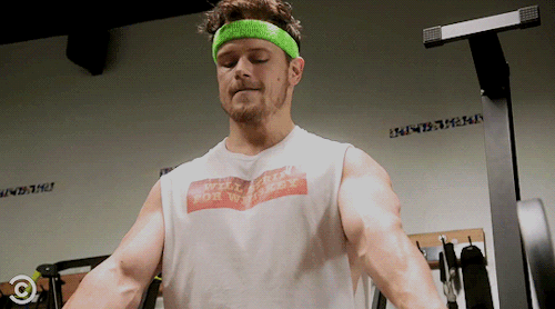 henricavyll:Outlander’s Sam Heughan Takes the Gym Very Seriously  [¾]