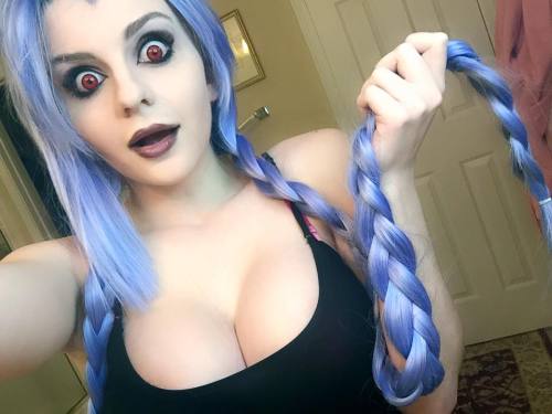 XXX league-of-legends-sexy-girls:  Jinx Cosplay photo