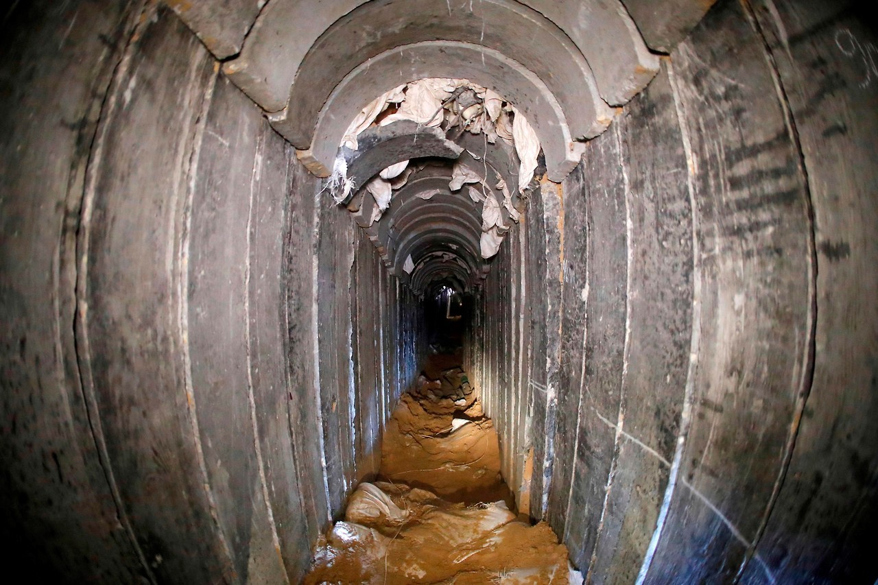 JERUSALÉN. Túnel construido por la Yihad Islámica desde la ciudad gazatí de Jan Yunis a Israel, y que el Ejército israelí destruyó a finales del mes de octubre, en una operación en la que murieron doce milicianos. (EFE)
MIRÁ TODA LA FOTOGALERÍA—>