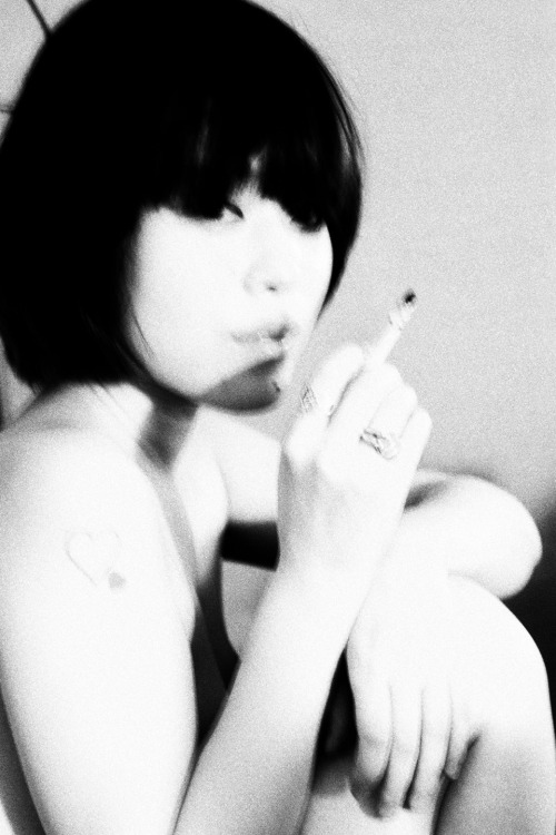 sowhatifiliveinkyushu:the girl who always smokesHibiki Tokiwa