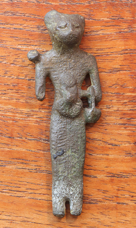 Bronze votive figurine of the goddess Bastet (Late Period, 664 –332 BC).Votives of Bastet are well-k