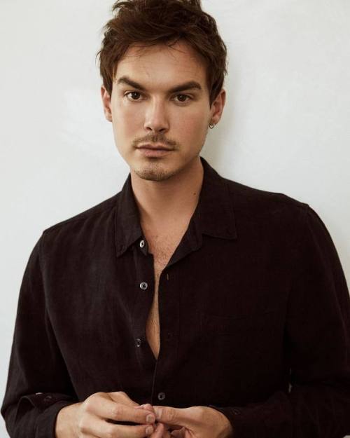 gra-sonas:tylerjblackburn:  Been a minute…