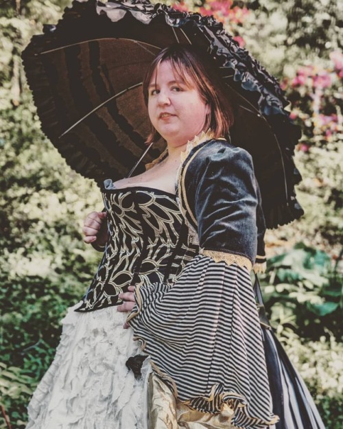 Preview from my shoot with @summonerluna last weekend! A Night Circus-inspired steampunk gown I made