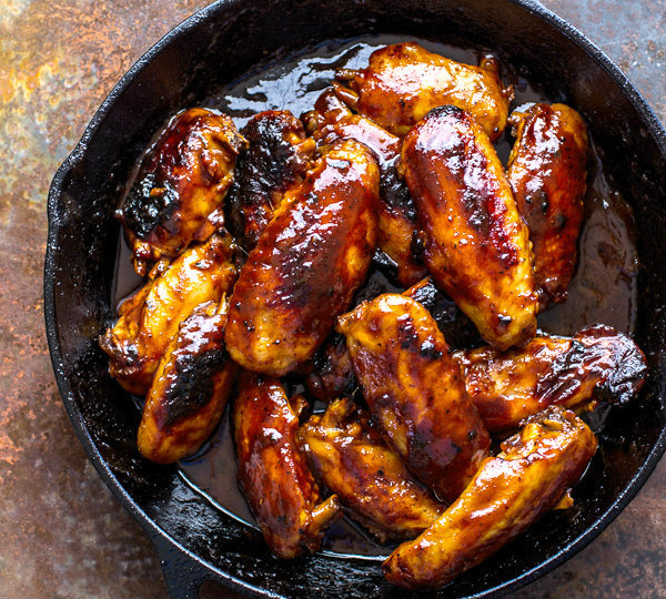 viral-creek:  Hot Sriracha Wings with Honey and Soyhttp://food.viralcreek.com/hot-sriracha-wings-honey-soy/