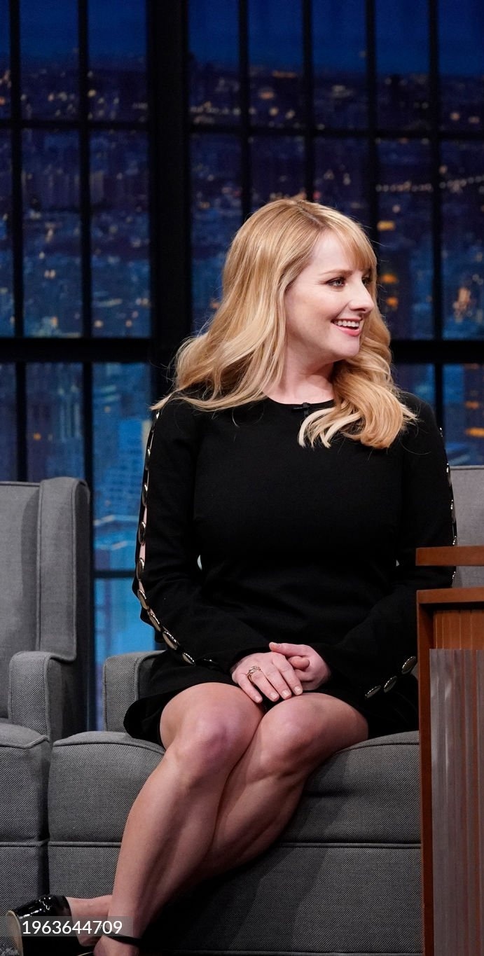 New Photos Of Kaley Cuoco And Melissa Rauch's Legs I Really Liked. The 2nd And 3rd Actresses With The