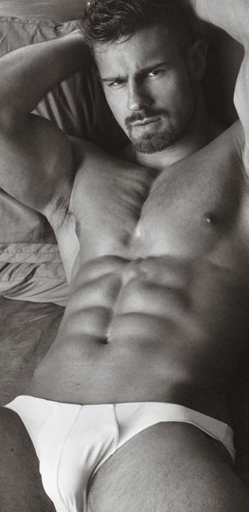 snackpantsx:  snack pants | it’s a great horny day