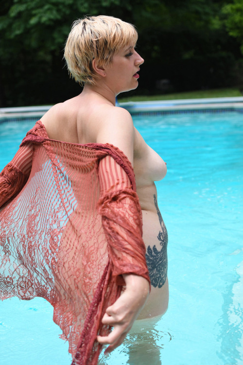 Pool Party. photographer: Magnificent Margie. model: Rachel Schwebach.patreon. instagram.