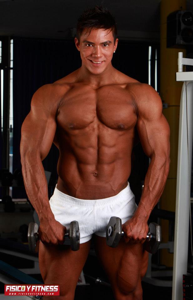 drwannabe:  Giovanni Azpeitia AKA Wade Trent 