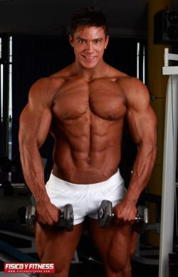 drwannabe:  Giovanni Azpeitia AKA Wade Trent