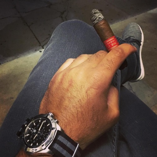 Just one of those special New York City nights. #partagas #habanos #serieP #havanapuff #nyc #cigar #