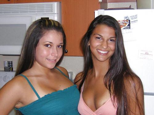More nip slips and pussy slip pics at http://pussyslip.tumblr.com/