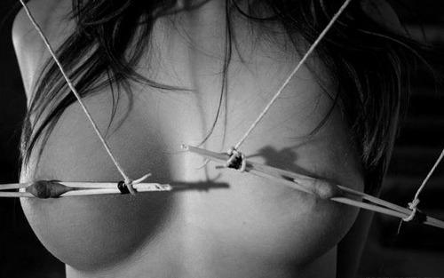 kinkycurls-strawberryfreckles:  lilacqueenworld:  x-taipan-x:  http://x-taipan-x.tumblr.com/   I love  Chopsticks   💜💜💜💜  See this may work for my nipples, Bliss-Rain