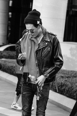 koreansmut:  Kim Won Joong - Seoul fashion week 2014 in B&amp;W