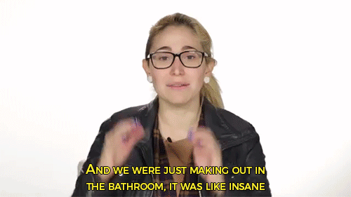 sizvideos:What it’s like to kiss another woman for the first time - Watch the full video