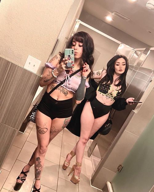 stripper-locker-room:  https://www.instagram.com/obscvredoll/