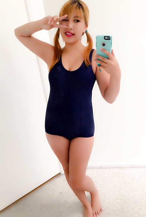 rabbureblogs:  Wow, even with my comp being down, still managed to get another 500 followers! Thanks so much for all your support!  As per usual, here’s a butt pic! It’s in the Japanese school swimsuit that was the first tier of my last photopack!