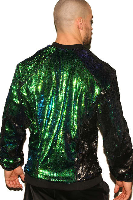 thecluesofme:  monkeysaysficus:  mugler88:  Dragon Scale Jacket by Slick It Up. She’s expensive but she’s major.   When life pulls you down, put on a shiny sequinsed coat  He’s like a male Golden Girl