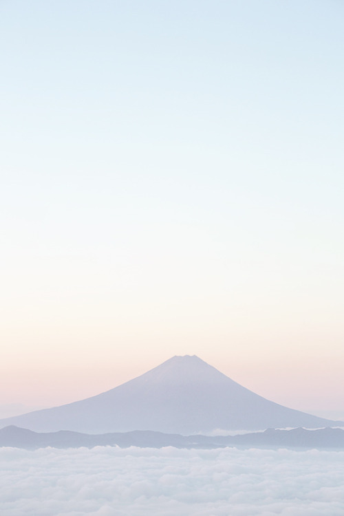 ari-kanon:   夜明けの彩。 by kanon,