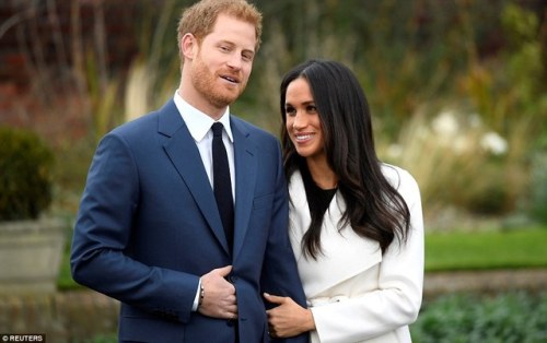 ingek73: drubles-bestgum1: Prince Harry and Meghan Markle at the photocall after the announcement of