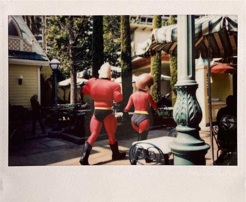 thepolaroiddiaries:MR. & MRS. INCREDIBLEI loved watching The Incredibles as a kid. I had never s