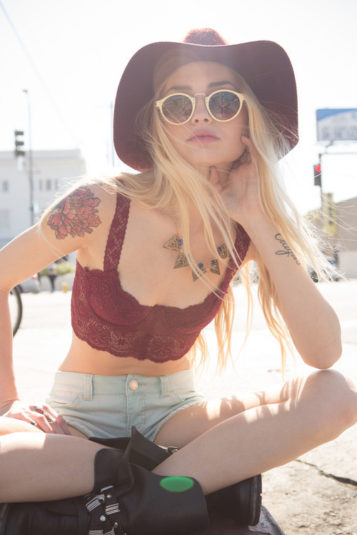bluntlyquiet:♥ Alive | via Tumblr on We Heart Itweheartit.com/entry/94291586/via/Milyracedo