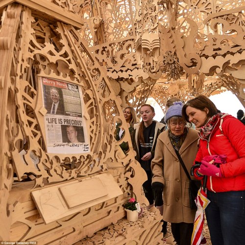 archatlas:Londonderry Temple David BestBeautifully and intricately crafted, this wooden temple is the product of two years of hard work and planning. The stunning 75ft timber sculpture is the work of renowned American artist David Best, famed for his