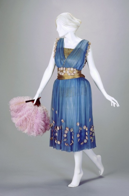 fashionsfromhistory: Evening DressA.T. Rogers1921Cincinnati Art Museum