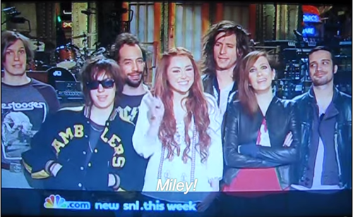 kneex:miley!!!