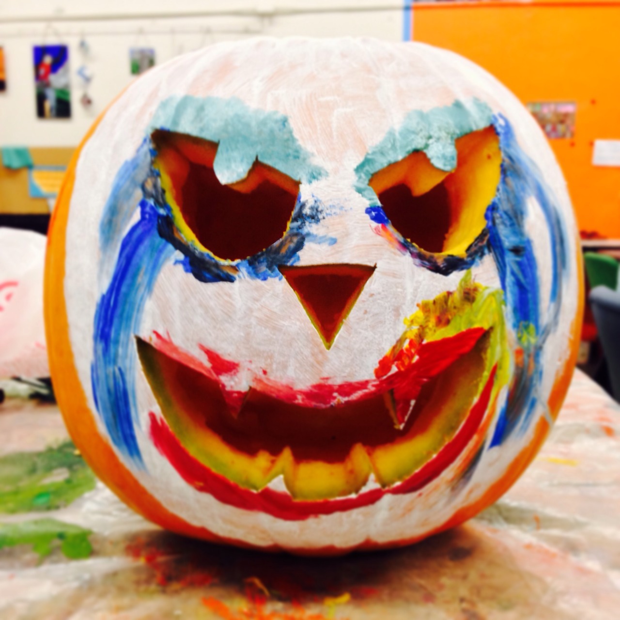 bynesexual:  bynesexual:  I live 4 the applause  I didn’t make the gayest pumpkin