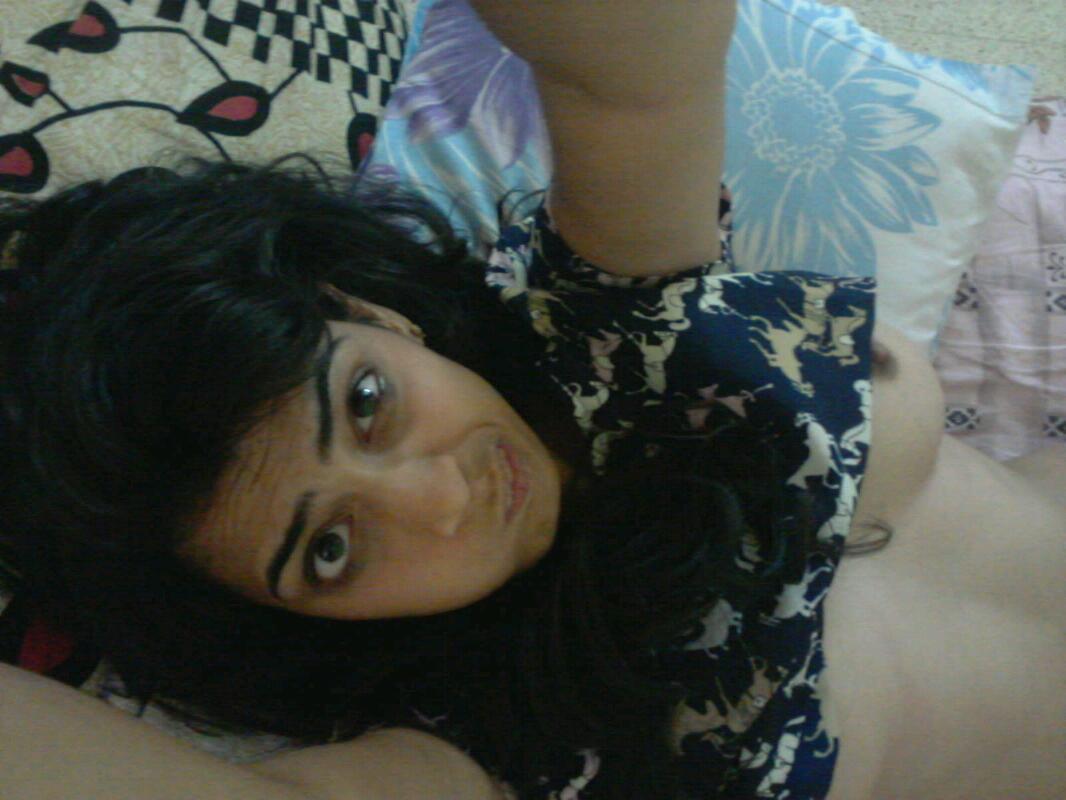 desiteenboobs:    desi girl self take nude images Wanna seee more ???? reblog me