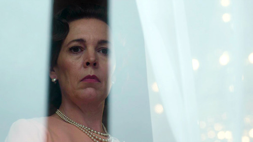 thecrownnet: find someone who can devastate you with a single glance the way only Olivia Colman look