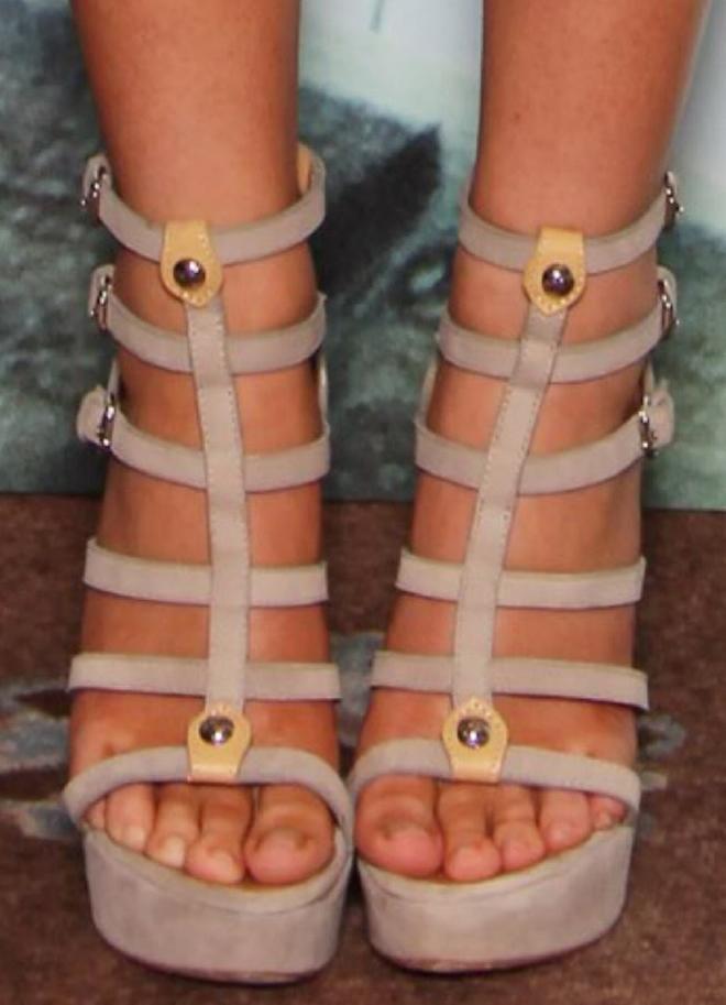 celebfeet69:  Emma Watson has lovely feet