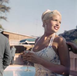 twixnmix:    Jayne Mansfield photographed