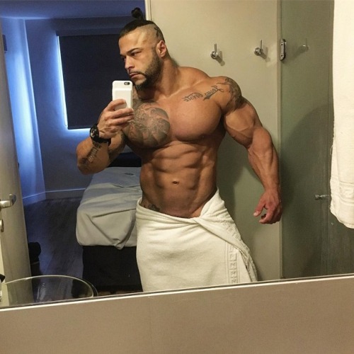 myfavoritemusclemen:  Bruno Moraes Cunha