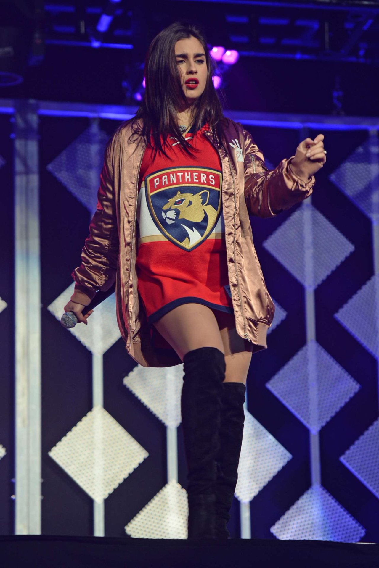 lmjupdates Lauren performing at Y100 Miami’s Jingle Ball Tumblr Pics