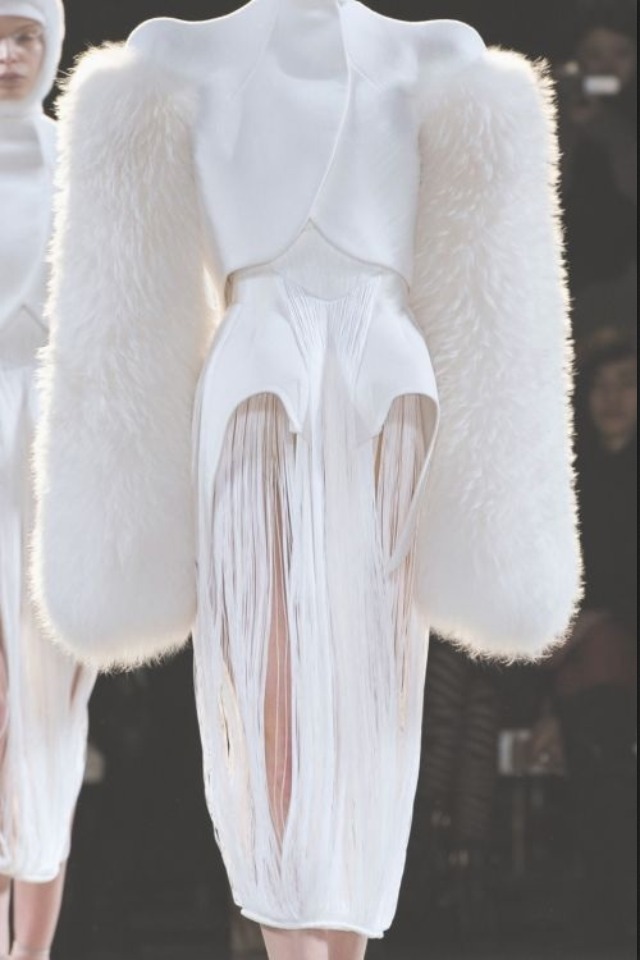 whore-for-couture:  Thierry Mugler 
