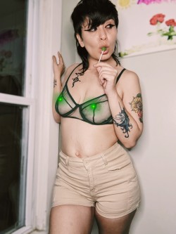 gabbigabriella:Sweet as sugar🍭🍭🍭Onlyfans(on sale for new &amp; old subs!!)/Manyvids💚